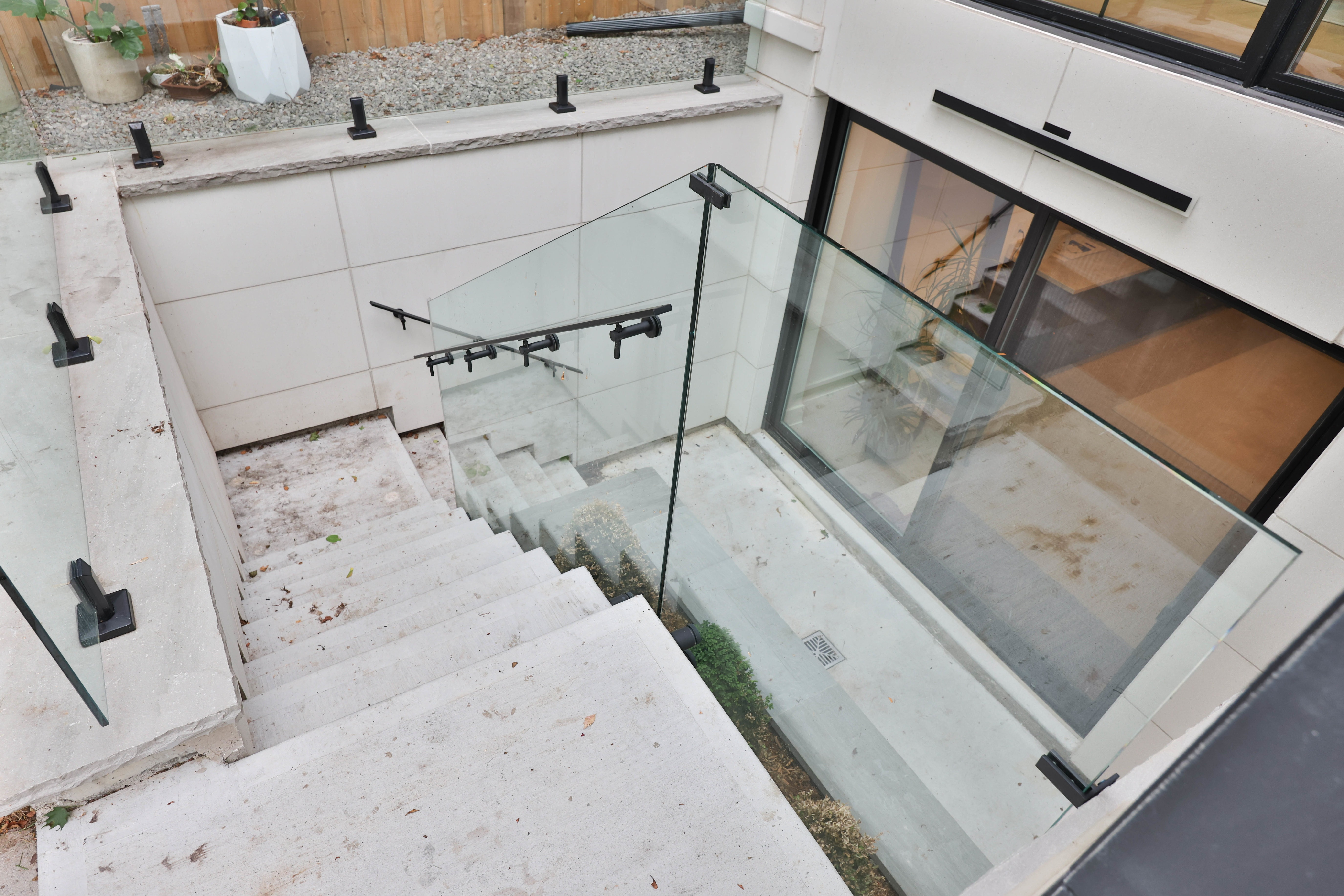 Outdoor Back view 4